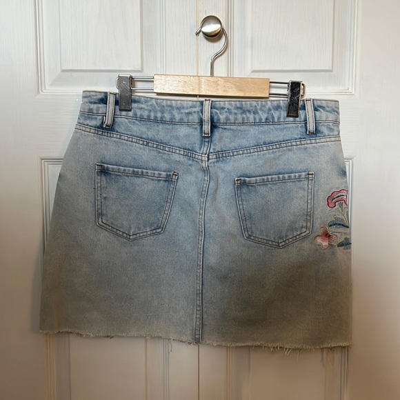 Denim mini skirt with embroidery - Picture 4 of 6